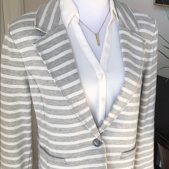 Tommy Hilfiger Jackets & Blazers - 💕TOMMY HILFIGER💕 Women’s Blazer